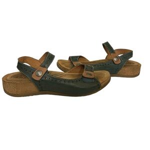 Biza sandals size 40